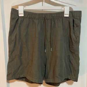 Abercrombie & Fitch Dark Green Shorts, Size Medium